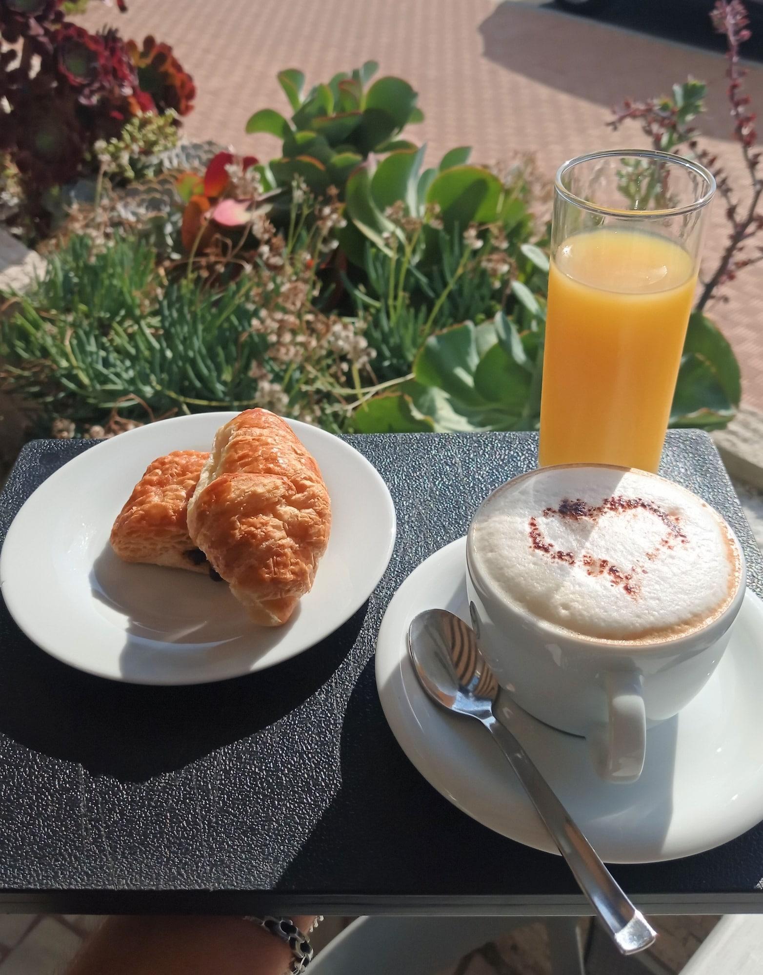 Hotel Le Dauphin Ментона Екстериор снимка