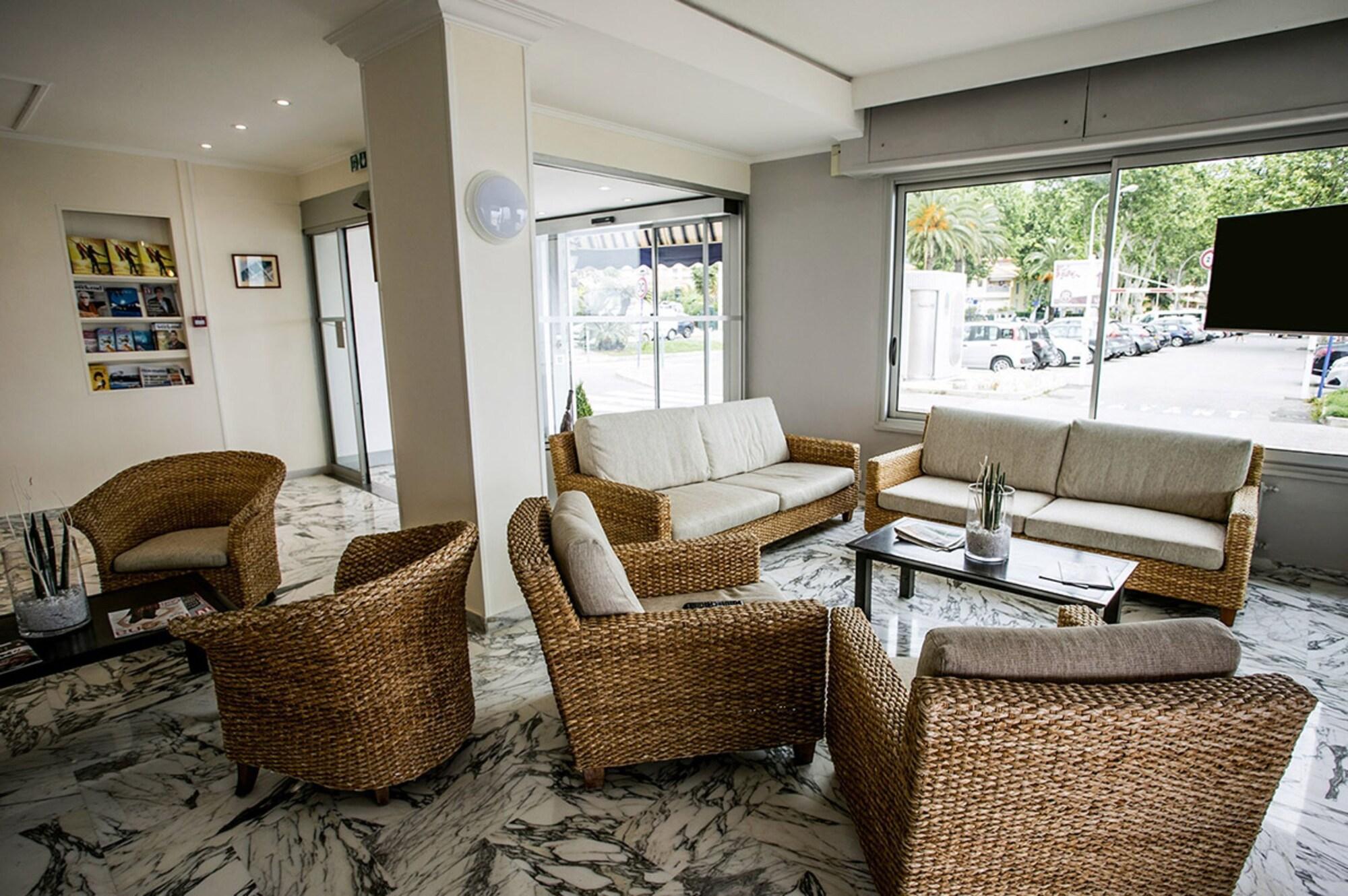 Hotel Le Dauphin Ментона Екстериор снимка