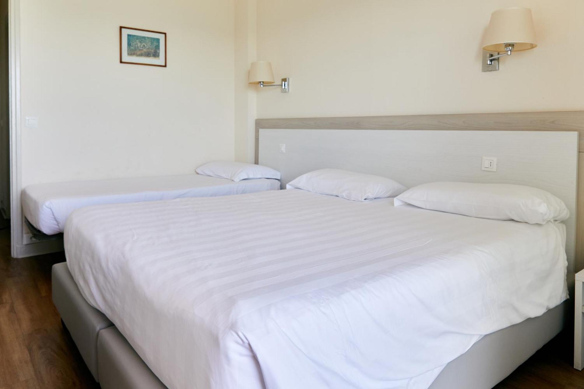 Hotel Le Dauphin Ментона Екстериор снимка