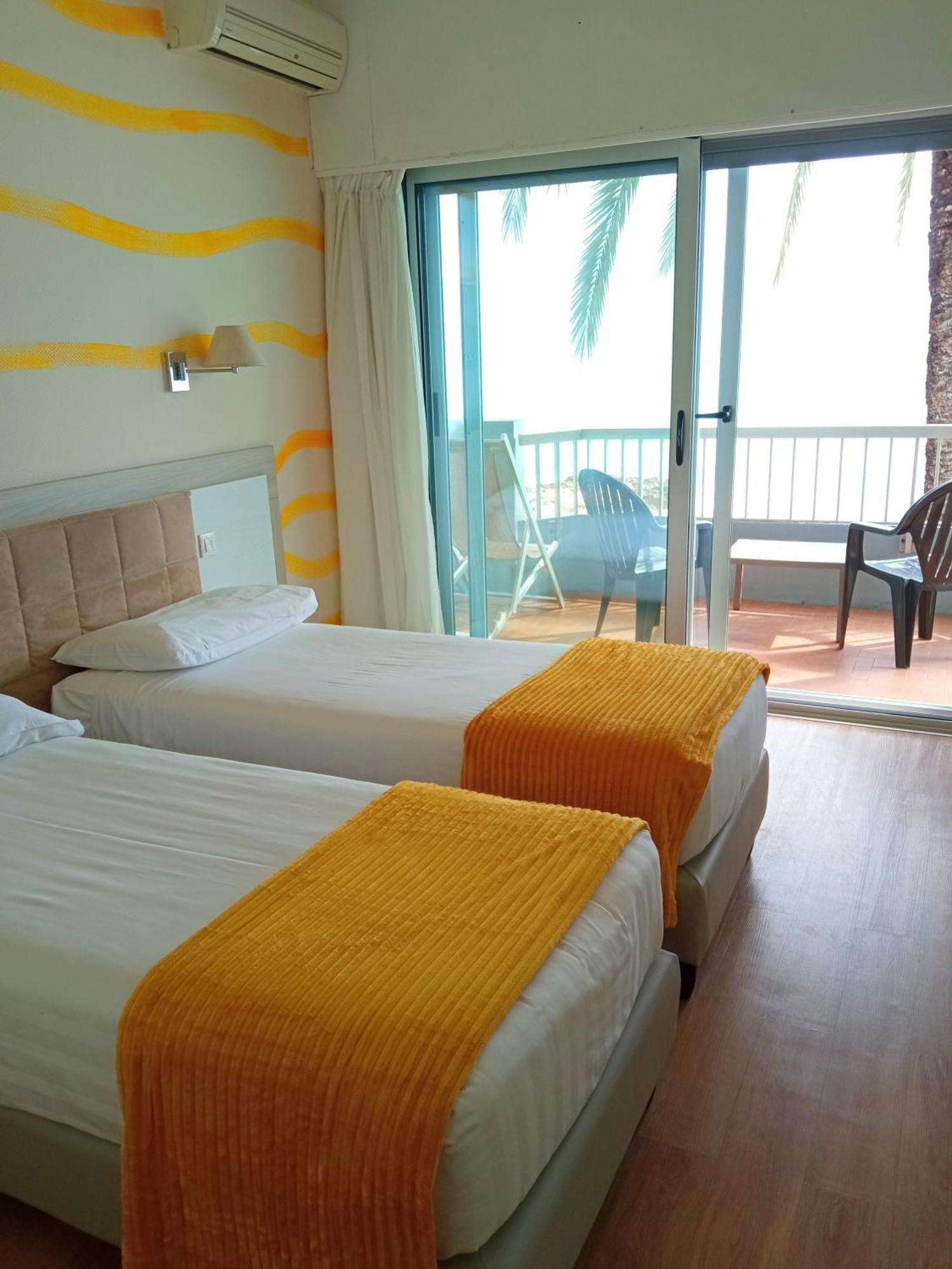 Hotel Le Dauphin Ментона Екстериор снимка
