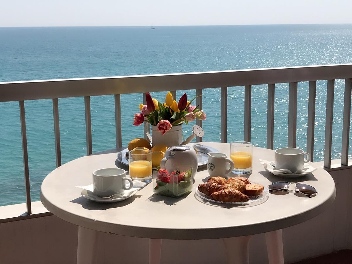 Hotel Le Dauphin Ментона Екстериор снимка
