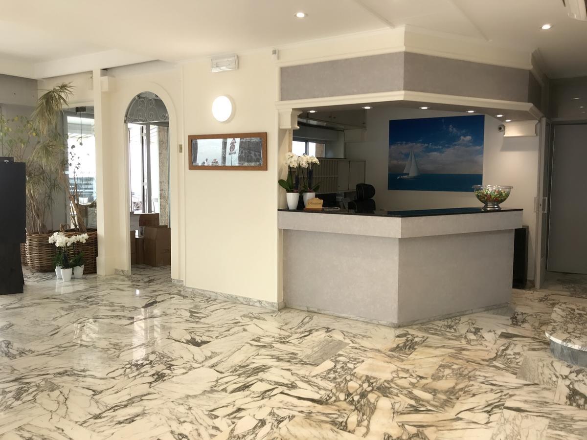 Hotel Le Dauphin Ментона Екстериор снимка
