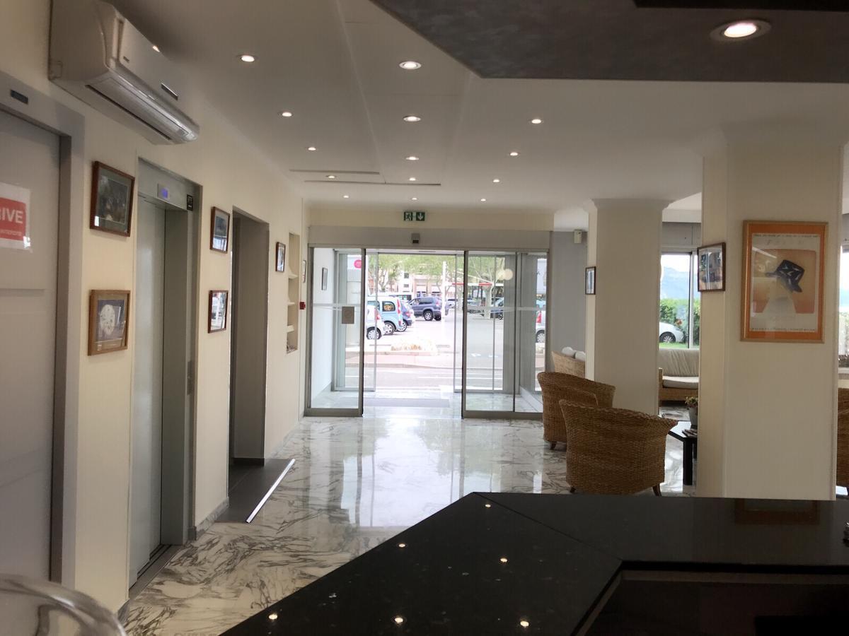 Hotel Le Dauphin Ментона Екстериор снимка
